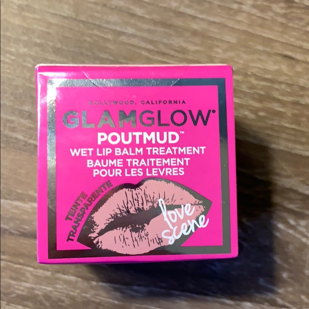 NWT glamglow poutmud.
